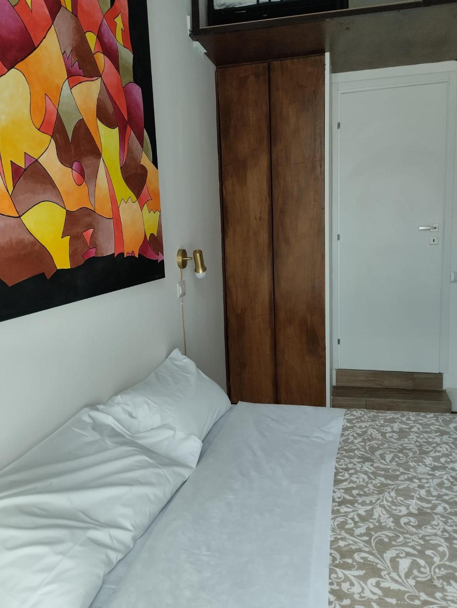 Residence E Appartamenti Cavallerizza Неаполь Екстер'єр фото