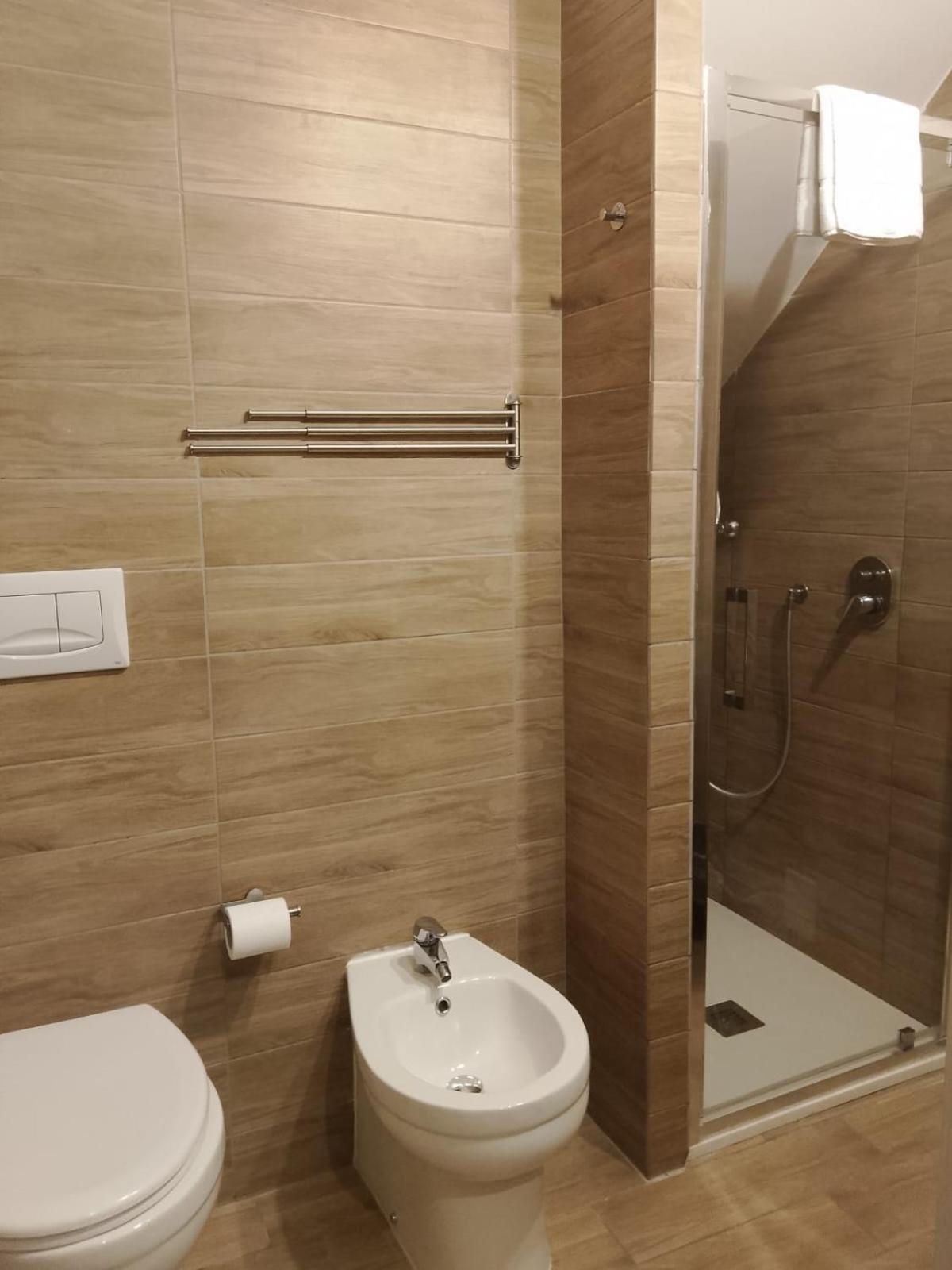 Residence E Appartamenti Cavallerizza Неаполь Екстер'єр фото